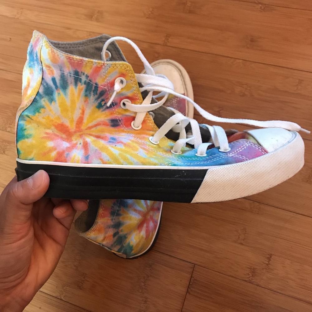 UNIF tie-dye high tops